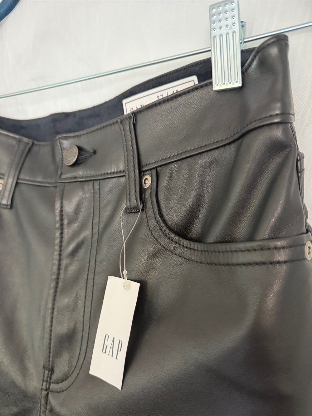 GAP Vegan Leather Cheeky Straight Pants Black High Rise NWT Size 27 / 4R - Picture 6 of 10